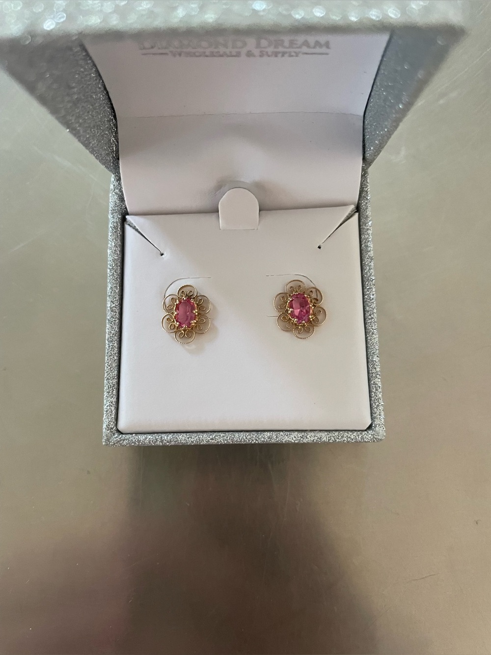Vintage Estate 14k Gold Dainty Flower Earrings